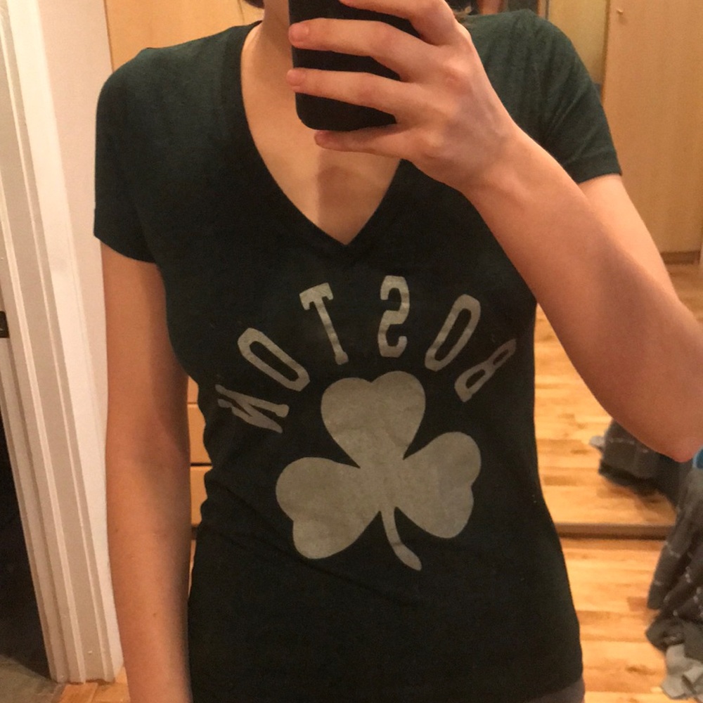 Boston v-neck shirt